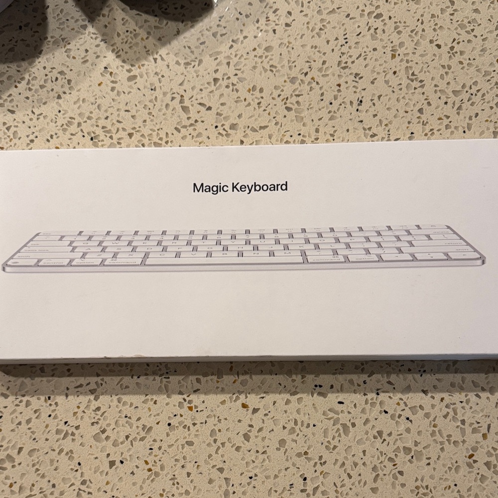 Apple Magic Keyboard in White